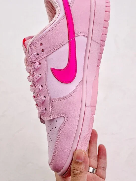 Nike SB Dunk Low Pink Sneakers - Picture 6 of 9